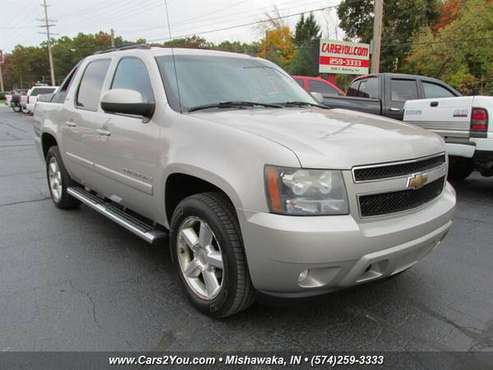 2007 CHEVROLET AVALANCHE LTZ 4x4 6.0L V8 LEATHER HTD SEATS SUNROOF... for sale in Mishawaka, IN