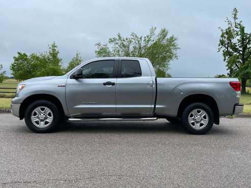 2012 Toyota Tundra SR5 with 5 7L V8 - accident-free & smoke-free! for sale in Norman, OK