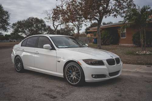 Clean 2011 BMW 328i - cars & trucks - by owner - vehicle automotive... for sale in Corpus Christi, TX