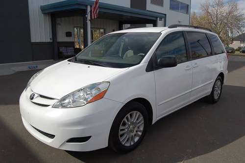 2010 Toyota Sienna LE, 1 Owner, Rear DVD, Very Nice and Reliable for sale in Lakewood, CO