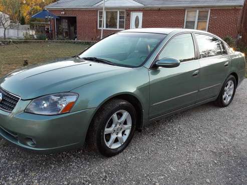 2005 nissan Altima 165k mint clean for sale in Capitol Heights, District Of Columbia