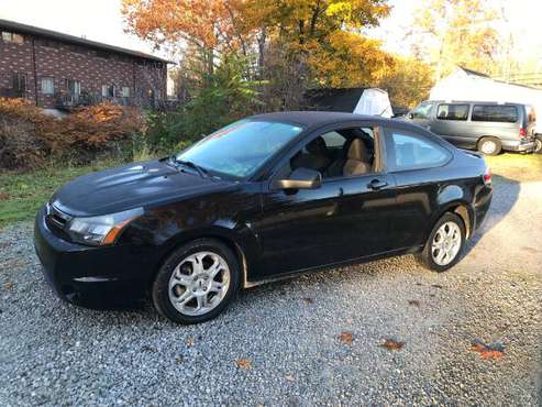 2009 FORD FOCUS stick. - cars & trucks - by owner - vehicle... for sale in Avon, OH
