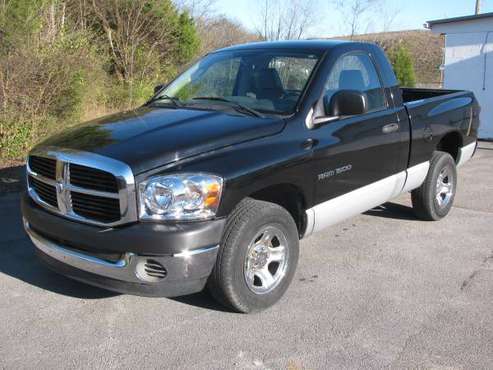 2007 DODGE RAM 1500.......6CYL AUTO.......NICE TRUCK!!! - cars &... for sale in Knoxville, TN