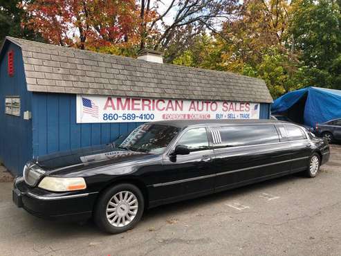 2005 Lincoln Town Car Executive Limo (194K, V8, AT, LED Lighting) for sale in Bristol, CT