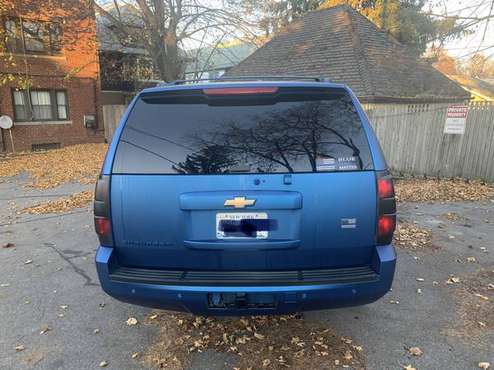 2007 Chevy surburban - cars & trucks - by owner - vehicle automotive... for sale in Cheektowaga, NY
