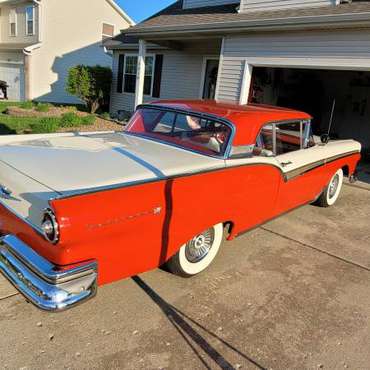 1957 Ford Fairlane Skyliner Convertible for sale in Plainfield, IL