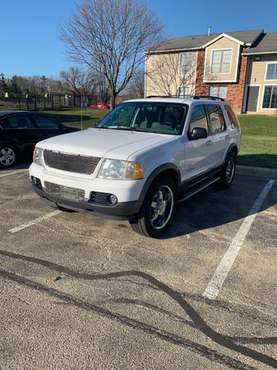 2004 FORD EXPLORER XLT 1 OWNER - cars & trucks - by owner - vehicle... for sale in Willowbrook, IL