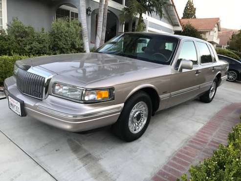 1995 Lincoln Town Car Signature Series, 83k Miles... $4,985 for sale in North Hollywood, CA