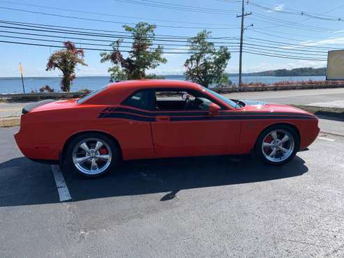 2009 Dodge Challenger RT 5 7L HEMI WITH 6-SPEED MANUAL - cars & for sale in MIDDLEBORO, MA