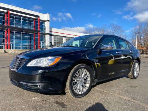 Loaded! 2013 Chrysler 200 Limited! Affordable! Clean Carfax! - cars for sale in Ortonville, MI