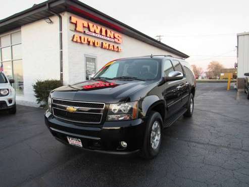 2013 Chevrolet Suburban 4WD 1500 LT - cars & trucks - by dealer -... for sale in Rockford, IL