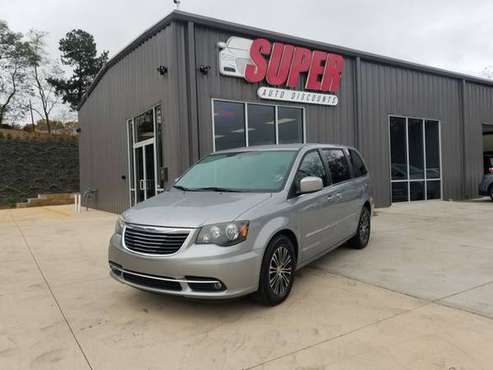 2014 Chrysler Town & Country - Financing Available! - cars & trucks... for sale in Greenville, SC