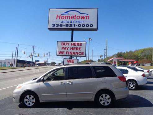 2007 Toyota Sienna CE FWD 7-Passenger ( Buy Here Pay Here ) for sale in High Point, NC