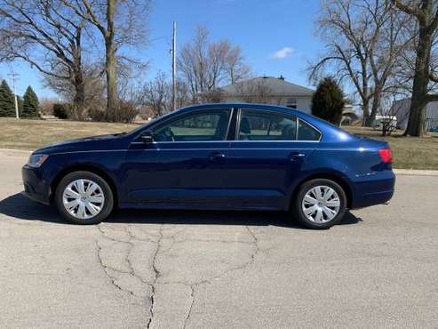 2013 Volkswagen Jetta SE Very Well Maintained - - by for sale in Naperville, IL