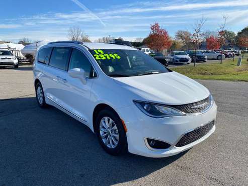 2019 Chrysler Pacifica Touring L-Like New! One Owner!! Super... for sale in Fair Haven, MI
