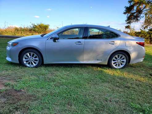 Lexus ES300h with luxury package - cars & trucks - by owner -... for sale in Talbott, TN