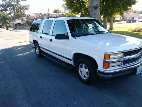 1999 Chevrolet Suburban 1500 2wd - cars & trucks - by owner -... for sale in Fullerton, CA