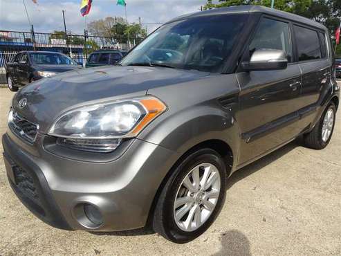 2012 Kia Soul +, COLD A/C, AUTO, CLEAN, MUST SEE - cars & trucks -... for sale in Houston, TX
