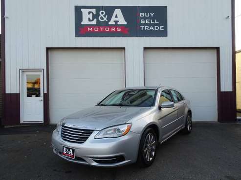 2012 Chrysler 200 Touring - cars & trucks - by dealer - vehicle... for sale in Waterloo, WI