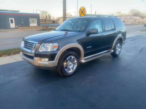 2006 Ford Explorer Eddie Bauer Edition - cars & trucks - by owner -... for sale in Dekalb, IL