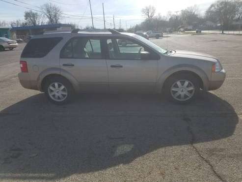 2005 Ford freestyle se 90,885 miles very clean 7 passenger - cars &... for sale in Columbus, OH