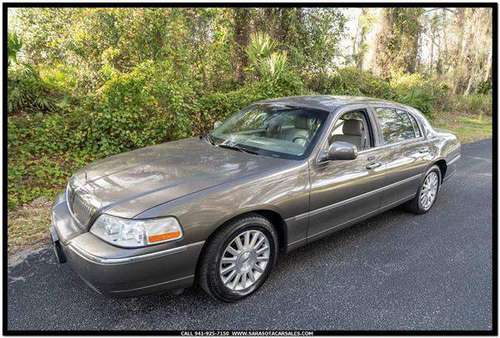 2004 Lincoln Town Car Signature 4dr Sedan - CALL or TEXT TODAY!!! for sale in Sarasota, FL