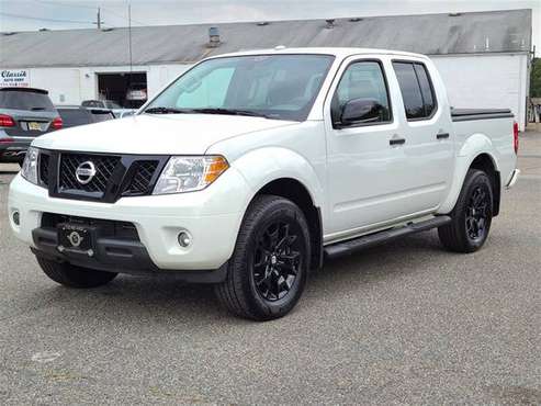 2018 NISSAN FRONTIER CREW CAB SV MIDNIGHT EDITION 4.0L V6 4X4 - cars... for sale in Lakewood, NJ