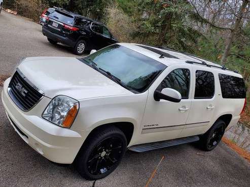 2010 GMC Yukon XL SLT - cars & trucks - by owner - vehicle... for sale in Conway, MI