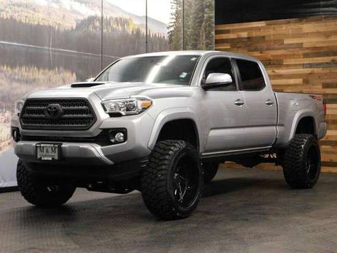 2016 Toyota Tacoma TRD Sport 4X4/LIFTED 6 INC w/MUD TIRES/SHARP for sale in Gladstone, OR