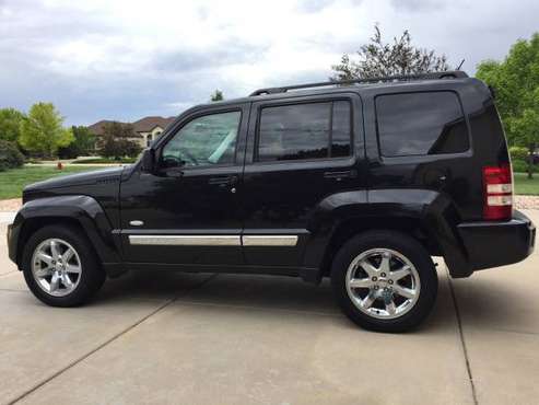 2012 Jeep Liberty 4X4 - cars & trucks - by owner - vehicle... for sale in Windsor, CO