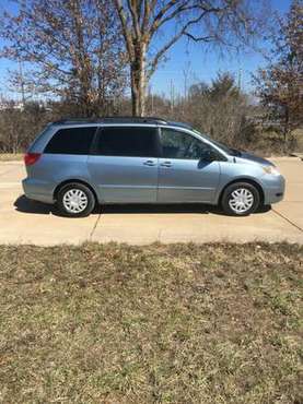*SALE*2010 TOYOTA SIENNA LE*SEATS 8* for sale in Troy, MO