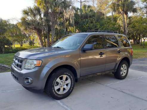For sale :2010 FORD ESCAPE XLT - cars & trucks - by dealer - vehicle... for sale in Naples, FL