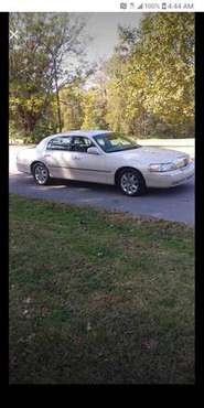 2003 Lincoln Town Car Cartier - cars & trucks - by owner - vehicle... for sale in Louisville, KY