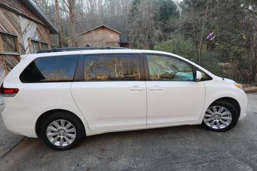 2011 Toyota Sienna LE AWD - cars & trucks - by owner - vehicle... for sale in Frametown, WV