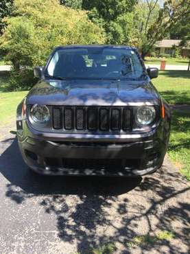 2017 4x4 6sp manual Jeep Renegade for sale in Clarksville, TN