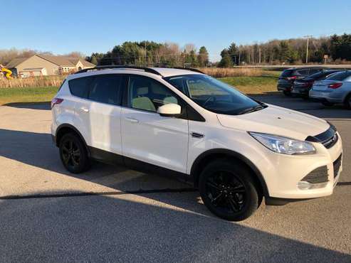 2013 Ford Escape SE 4wd - cars & trucks - by dealer - vehicle... for sale in Suamico, WI