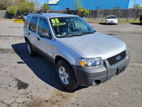 2005 Ford Escape Low Miles - - by dealer - vehicle for sale in Brewerton, NY