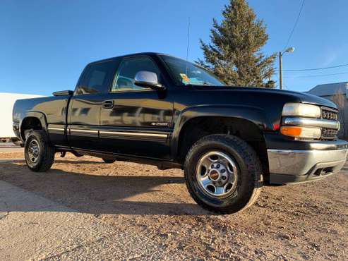 Chevy 2500 4x4 - cars & trucks - by owner - vehicle automotive sale for sale in CHEYENNE, CO