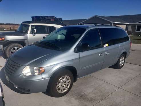 2006 Chrysler Town and Country LX - OBO - cars & trucks - by owner -... for sale in Huxley, IA