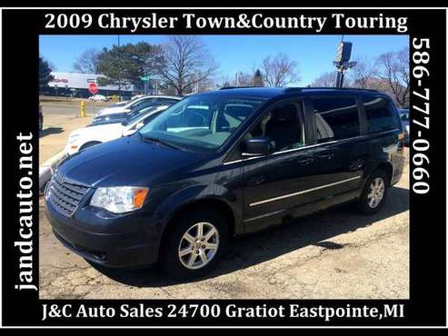 2009 Chrysler Town Country Touring for sale in Eastpointe, MI