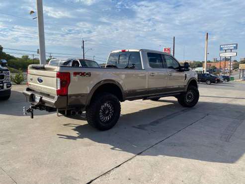 2017 Ford F-350 King Ranch Ultimate - cars & trucks - by owner -... for sale in Floresville, TX