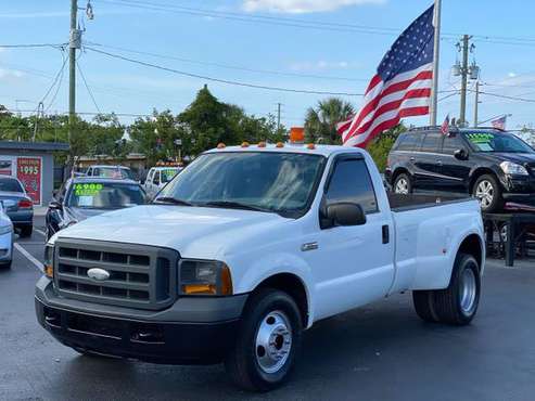 2005 Ford F350 F 350 F-350 DUALLY Lift Gate 1ONE OWNER LOW MILES for sale in Pompano Beach, FL