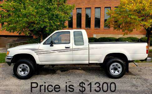 1991 Toyota longbed pickup truck $1300 - cars & trucks - by owner -... for sale in Port Isabel, TX
