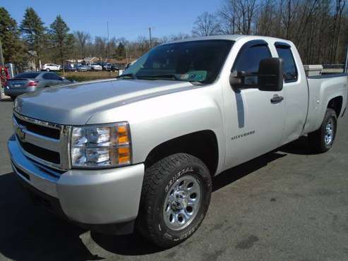 2011 CHEVY SILVERADO 4X4 - - by dealer - vehicle for sale in Elizabethtown, PA