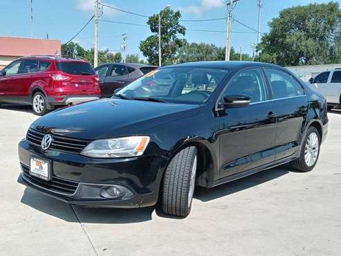 2013 VOLKSWAGEN JETTA SEL - - by dealer - vehicle for sale in Champaign, IL