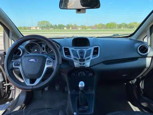 2011 Manual Ford Fiesta SE for sale in Wichita, KS