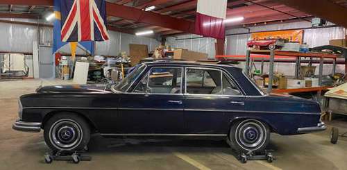 1967 Mercedes-Benz 300SE Sunroof - cars & trucks - by owner -... for sale in Shoemakersville, PA