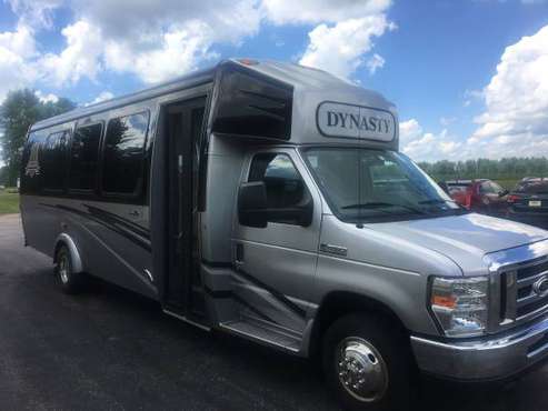Low Miles! Limo, 14 passenger - cars & trucks - by dealer - vehicle... for sale in Wisconsin Rapids, WI