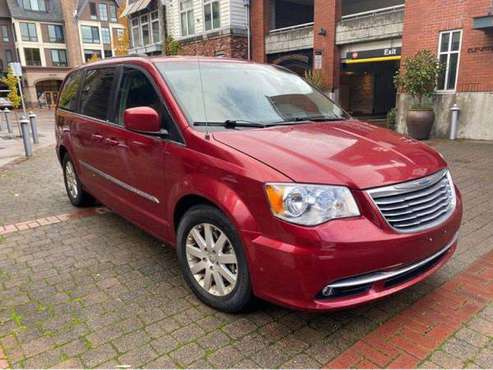 2014 Chrysler Town & Country - cars & trucks - by owner - vehicle... for sale in Medford, OR
