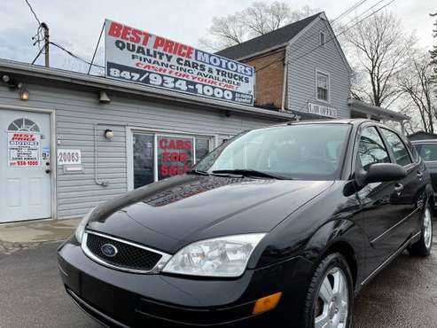 2007 Ford Focus ZX5 - Gas Saver - Leather - Super Sporty - cars & for sale in Palatine, IL